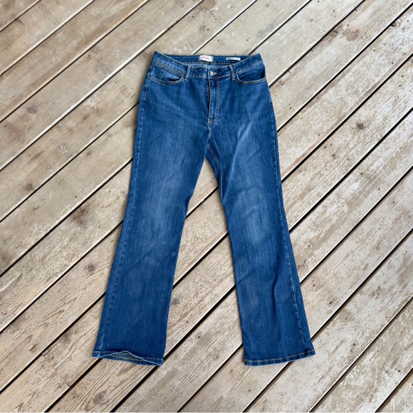 Wrangler Jeans Women’s High-Rise Bold Boot Cut Size 14 with 32” Inseam - Picture 2 of 4